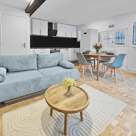 T2 Elegant Avec Terrasse, Et Renove Apartment