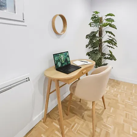 Appartamento T2 élégant Avec Terrasse, Et Rénové *