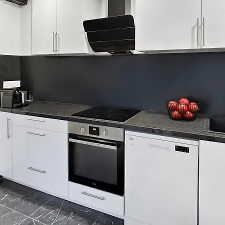 T2 Elegant Avec Terrasse, Et Renove *